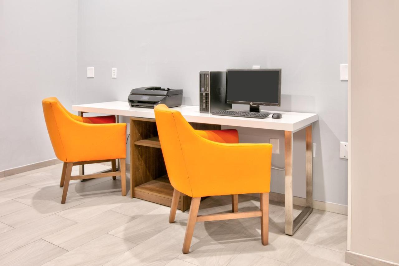 Holiday Inn Express & Suites North Dallas At Preston By Ihg Екстериор снимка