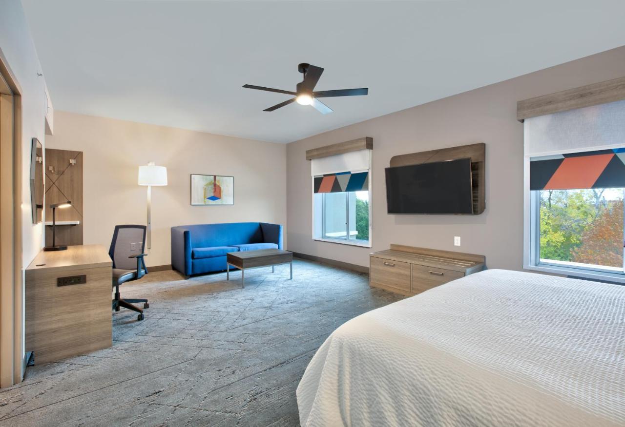 Holiday Inn Express & Suites North Dallas At Preston By Ihg Екстериор снимка