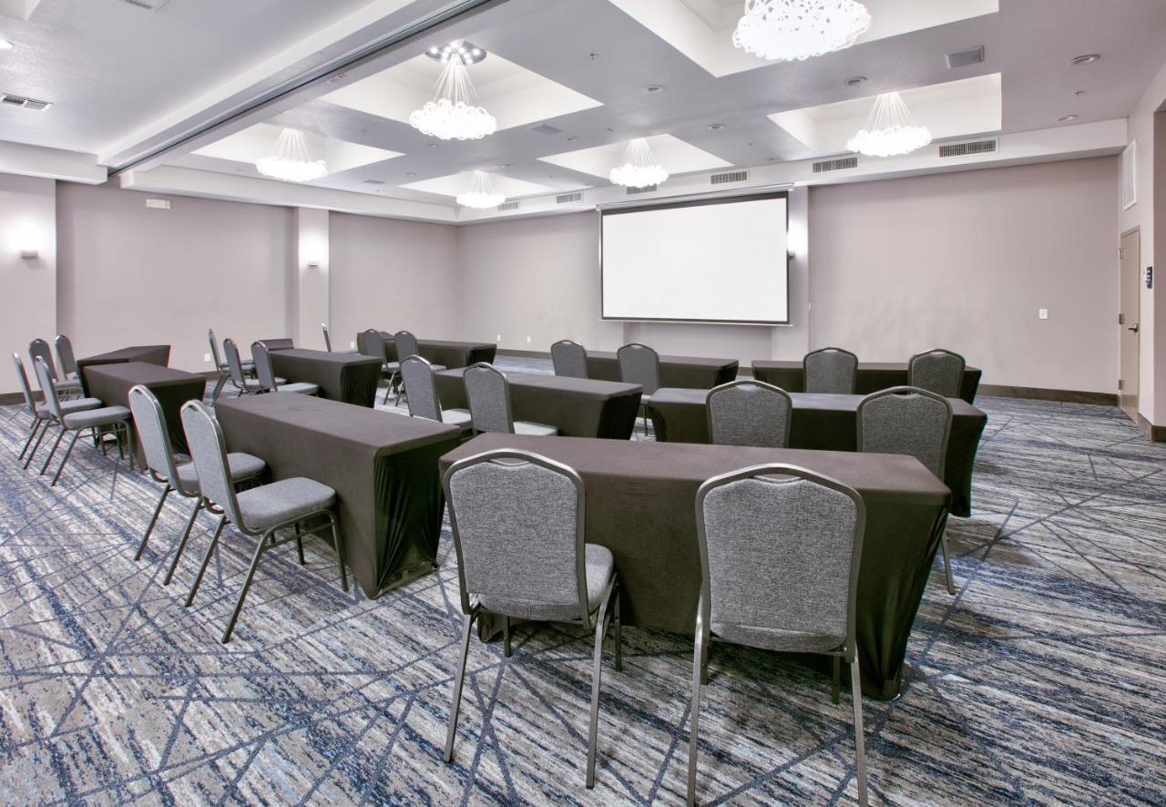 Holiday Inn Express & Suites North Dallas At Preston By Ihg Екстериор снимка