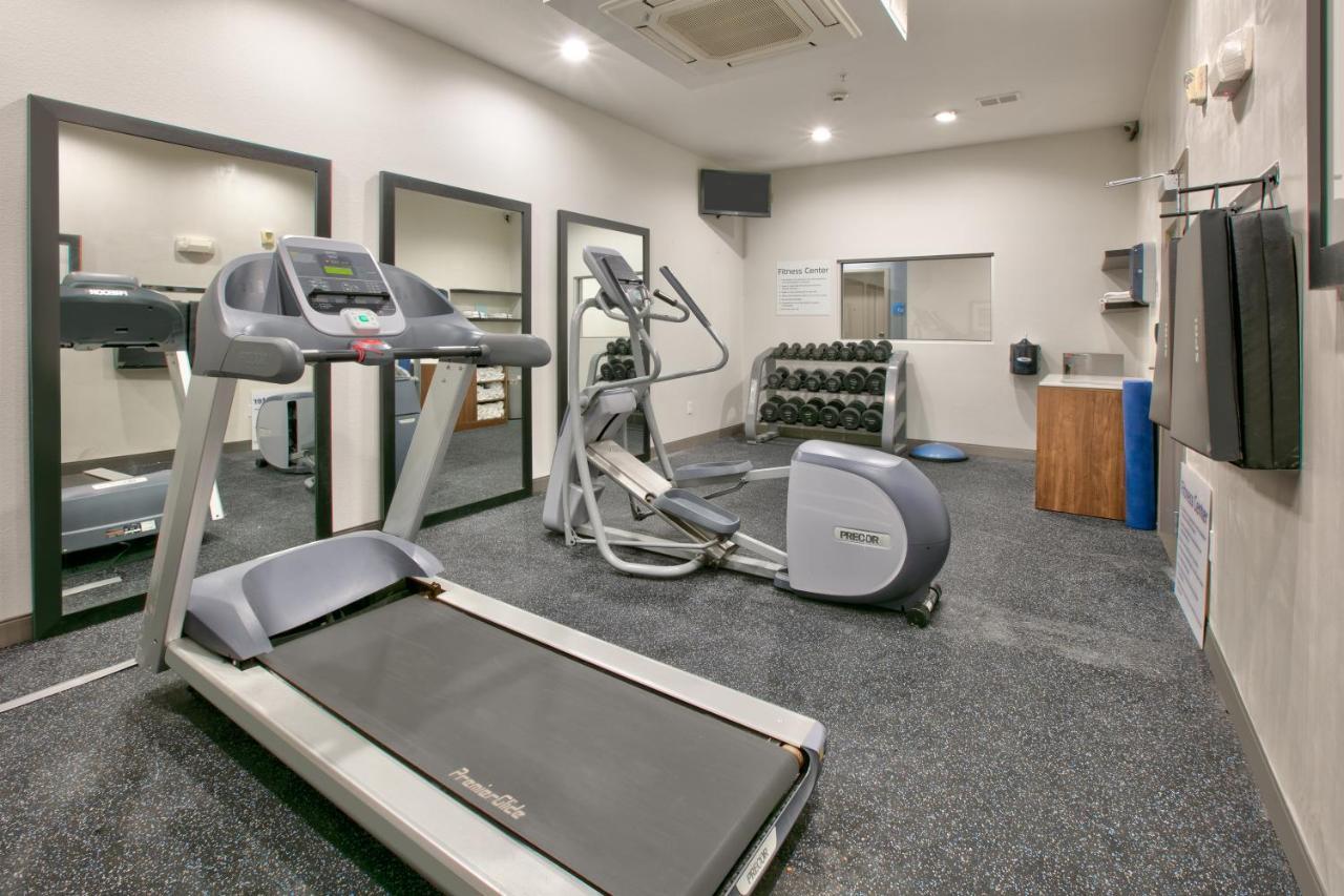 Holiday Inn Express & Suites North Dallas At Preston By Ihg Екстериор снимка