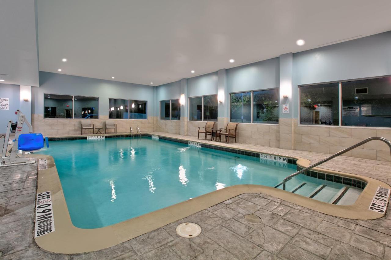 Holiday Inn Express & Suites North Dallas At Preston By Ihg Екстериор снимка