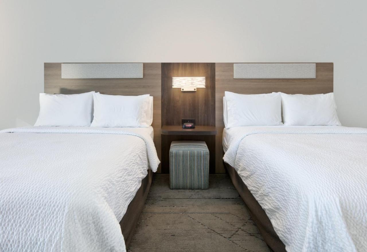 Holiday Inn Express & Suites North Dallas At Preston By Ihg Екстериор снимка