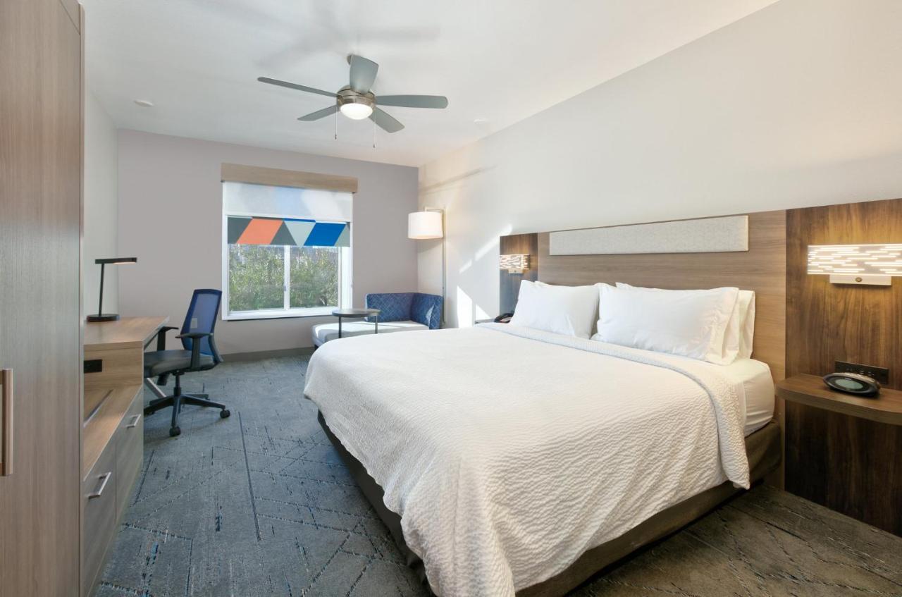 Holiday Inn Express & Suites North Dallas At Preston By Ihg Екстериор снимка