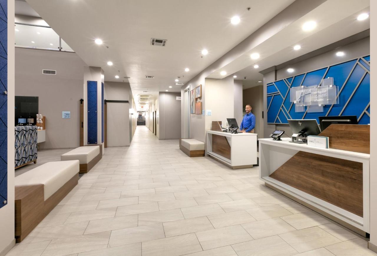 Holiday Inn Express & Suites North Dallas At Preston By Ihg Екстериор снимка
