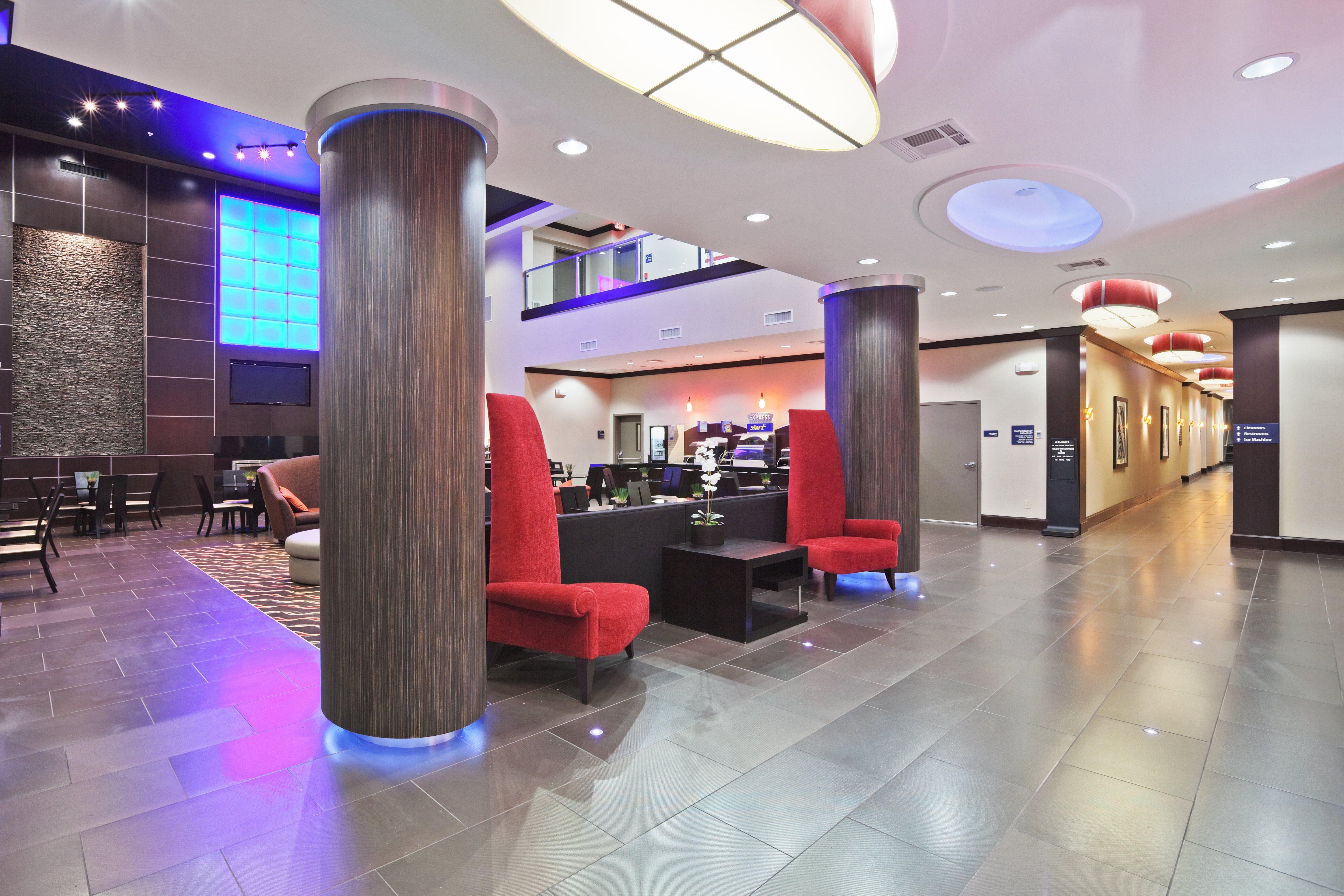 Holiday Inn Express & Suites North Dallas At Preston By Ihg Екстериор снимка