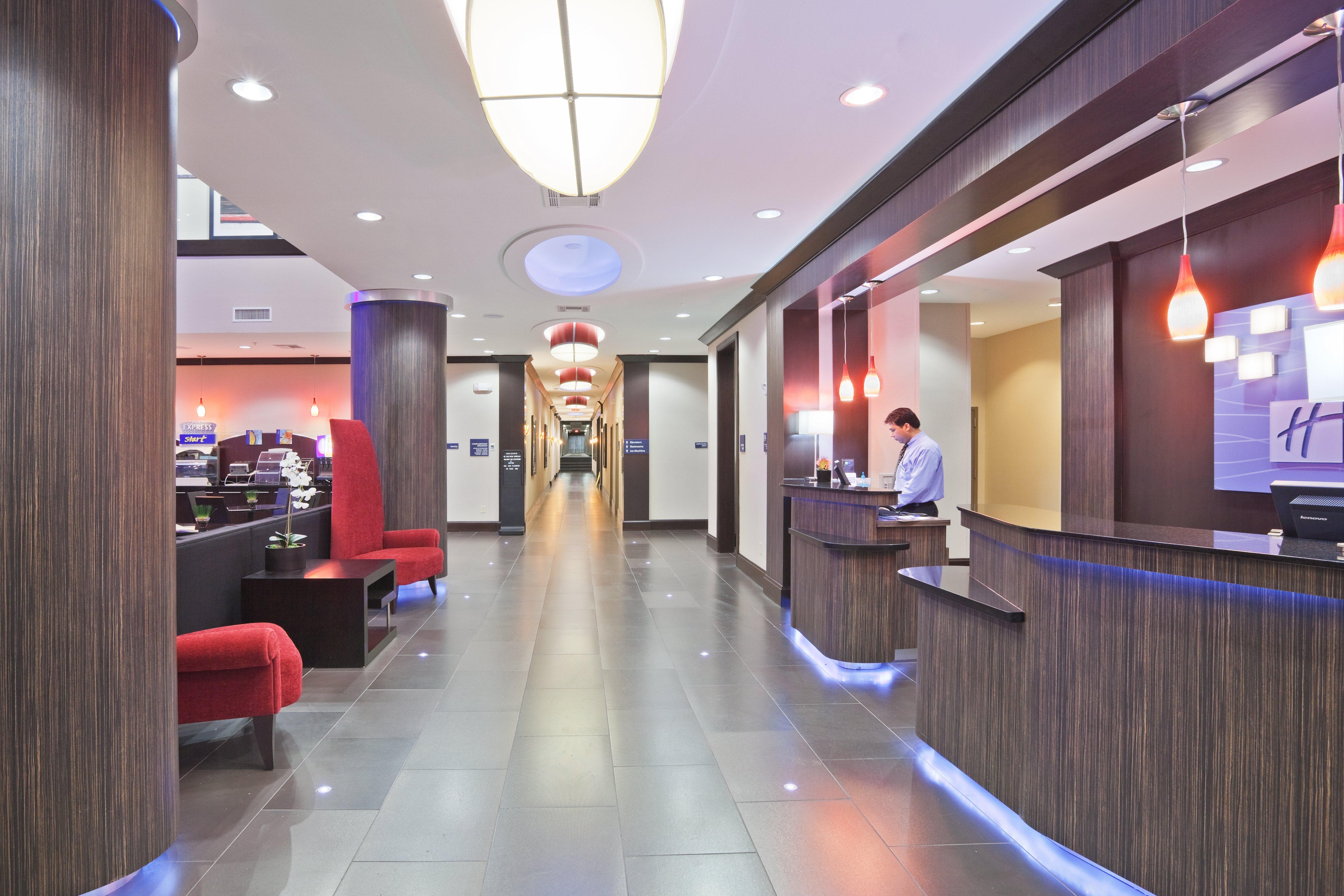 Holiday Inn Express & Suites North Dallas At Preston By Ihg Екстериор снимка