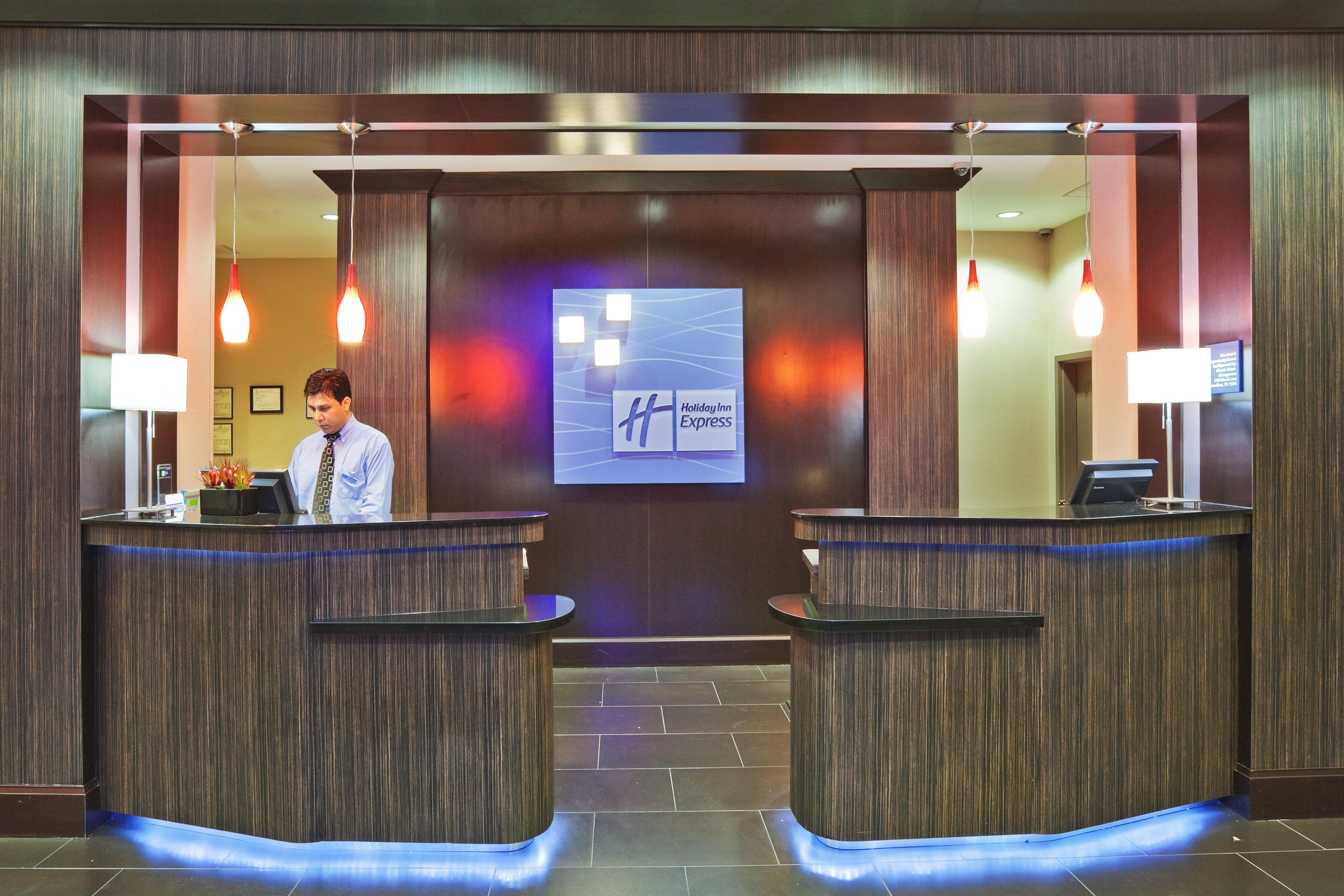 Holiday Inn Express & Suites North Dallas At Preston By Ihg Екстериор снимка